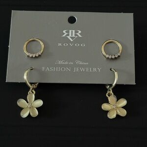 OVO Gold and Cream Flower Earrings Set